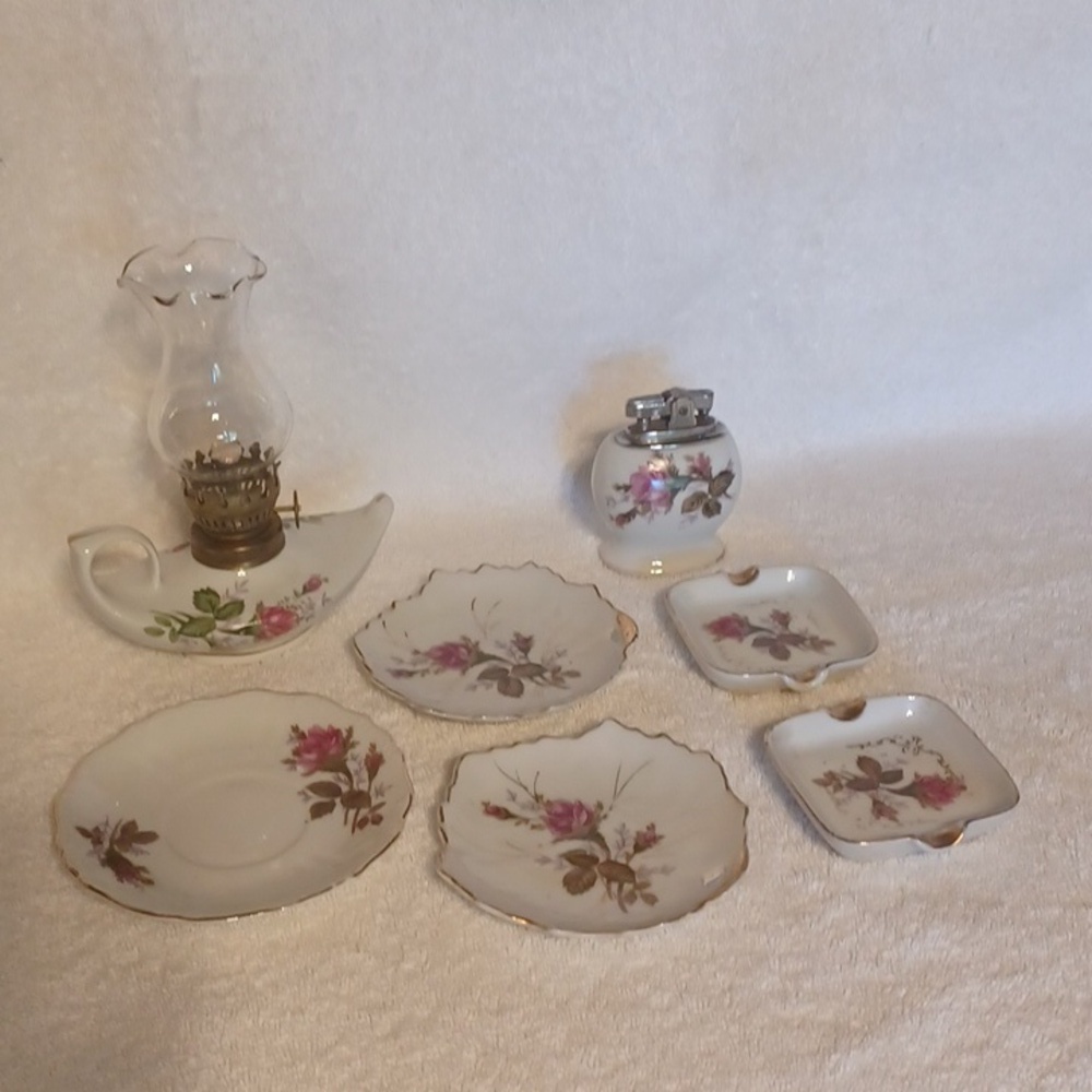 Moss rose lamp, ashtray, small plates
